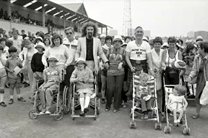 Images Dated 9th June 1982: Billy Connolly, Charity Walk, Scotstoun, Glasgow, Scotland, 9th June 1982