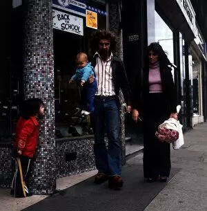 Billy Connolly with his ex wife Iris and children in September 1974 wife