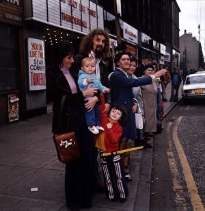 Images Dated 10th August 1998: Billy Connolly with his ex wife Iris and children in September 1974 family