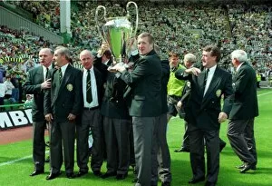 Images Dated 8th August 1998: Billy McNeill and former Lisbon Lions August 1998
