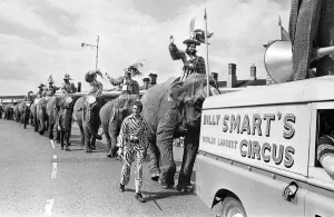 Images Dated 1st August 1970: Billy Smarts Circus, once a regular sight in Hills Meadow