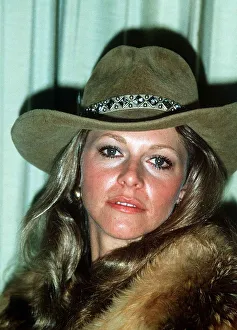 Cowboy Hats Gallery: Birthday - Lindsay Wagner actress - January 1978 Lindsay Wagner born 22 June