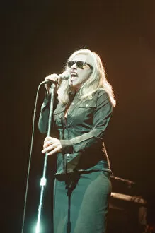 Images Dated 25th November 1998: Blondie appear at The Newport Centre Newport, Wales, United Kingdom