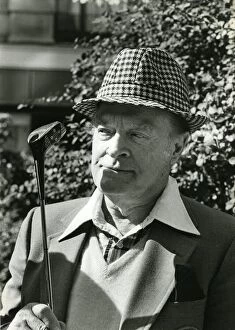 Bob Hope holding golf club - September 1981 23 / 09 / 1981