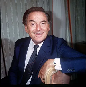 Bob Monkhouse Comedian Actor - April 1988 DBASE MSI Bob Monkhouse Comedian Actor - April 1988 DBASE MSI