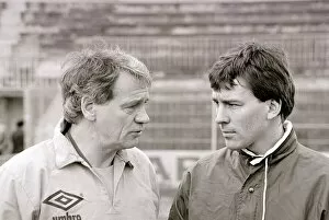 Images Dated 20th February 1987: Bobby Robson - February 1987 England Football Manager with Players - Training