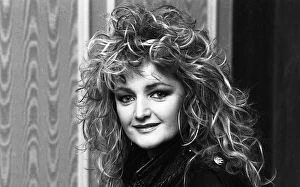 Images Dated 27th January 1988: Bonnie Tyler at the Penns Hall Hotel, Sutton Coldfield 27th January 1988