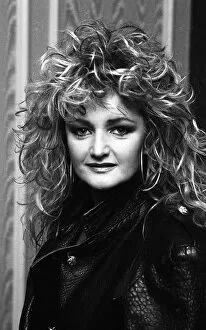 Images Dated 27th January 1988: Bonnie Tyler at the Penns Hall Hotel, Sutton Coldfield 27th January 1988