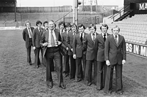 Mirror/1400to1499 01470/boro players sporting new suits circa 1975 Mirror/1400to1499 01470/boro players sporting new suits circa 1975