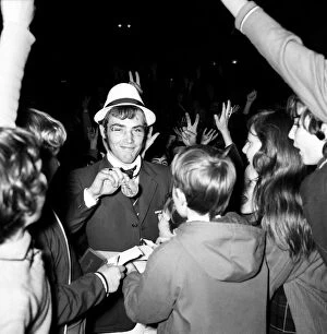 Images Dated 11th September 1972: Boxer Alan Minter returns from Berlin olympics with 1972 bronze medal greeted by
