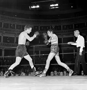 Images Dated 29th April 1975: Boxing at Albert Hall. John Stracey vs. Max Hebeisen. John Stracey retained his European