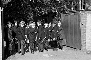Images Dated 28th August 1975: Boys arriving at Barrs Hill School in Coventry for the first time since it changed