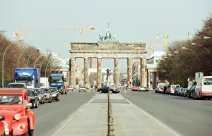 Images Dated 7th April 1995: Brandenburg Gate, Berlin, Germany, 7th April 1995