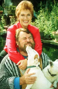 Images Dated 18th September 1991: Brian Blessed actor with his wife and dogs