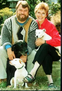 Images Dated 18th September 1991: Brian Blessed actor with his wife and dogs