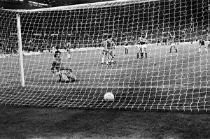 Images Dated 26th May 1983: Brighton & Hove Albion 0-4 Manchester United, 1983 FA Cup Final Replay at Wembley Stadium