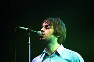 Images Dated 19th January 1996: Brit pop band Oasis perform in concert at the Whitley Bay Ice Rink 19 / 01 / 96
