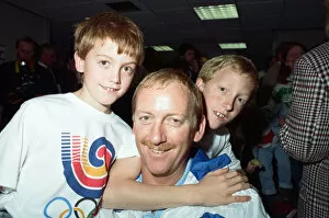 Images Dated 4th October 1988: Britains Olympians arrives at Heathrow airport following the Seoul Olympics