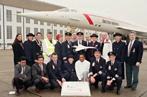 Images Dated 19th January 1996: British Airways Concorde 20th Birthday is celebrated with champagne and a cake