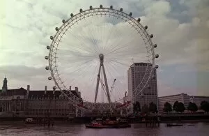 Images Dated 12th November 1999: British Airways London Eye Millennium Ferris Wheel Nov 1999 The last capsule is