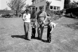 00068 Gallery: British golfer Tony Jacklin at home with his wife and children May 1975