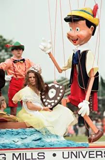 The British Steel Gala - A wave to the crowd from float winers Pinocchio. 2nd July 1994 The British Steel Gala - A wave to the crowd from float winers Pinocchio. 2nd July 1994