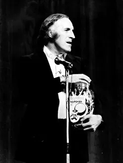 Images Dated 16th November 1975: Bruce Forsyth TV Presenter and Entertainer on stage for a rehersal for the Royal Variety