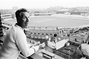 Presenters Gallery: Bruce Forsythe Entertainer, July 1965 looking over the balcony of his flat which