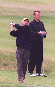 Images Dated 19th August 1998: Bruce Willis playing golf at Prestwick. August 1998