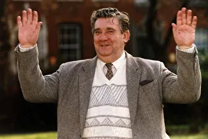Bryan Mosley Actor who plays Alf Roberts in Coronation Street Bryan Mosley Actor who plays Alf Roberts in Coronation Street