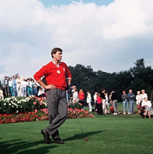 Images Dated 7th September 1989: Bryan Robson playing golf in the Tetley Golf Classic September 1989