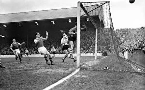 00244 Gallery: Burnley Sheffield Wednesday 1st April 1960 Springett the Sheffield Wednesday goal