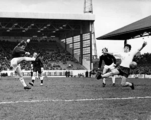 Burnleys Dave Thomas on the left makes a good effort, Steve Perryman Tottenham tries to Burnleys Dave Thomas on the left makes a good effort, Steve Perryman Tottenham tries to
