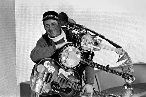 00060 Gallery: Busker Jerry Bol. April 1975 75-1862-001