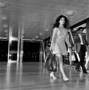 Canadaian television and film actress Barbara Parkins leaving London' Canadaian television and film actress Barbara Parkins leaving London'