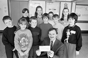 Images Dated 14th January 1992: Carol singers from Colne Valley schools raised £100 for Huddersfield Royal