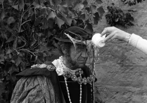 Images Dated 16th October 1970: Carry On Henry Film 1970 Filming at Pinewood Studios Sid James plays Henry VIII in