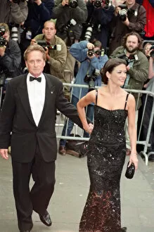 Images Dated 30th June 1999: Catherine Zeta-Jones and Michael Douglas at the film premiere of 'Entrapment'