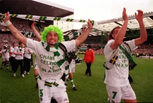 Celtic celebrate winning premier league title 9th May 1998 players celebrate Celtic celebrate winning premier league title 9th May 1998 players celebrate
