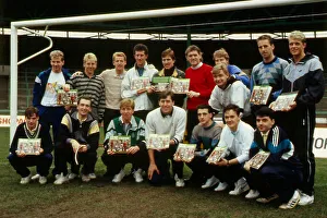 Jon Scan Gallery: Celtic football team squad with book November 1988
