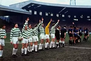 Images Dated 19th April 1972: Celtic and Inter players wave to crowd April 1972