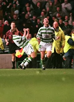 Images Dated 2nd January 1998: Celtic versus Rangers Scottish Football 2nd January 1998 premier league