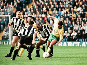 Images Dated 5th December 1992: Championship League match at Meadow Lane. Notts County 0 v Newcastle United 2