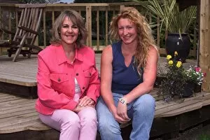 Images Dated 15th July 1999: Charlie Dimmock TV Presenter Gardener July 1999 Pictured with Nina Myskow Mirror