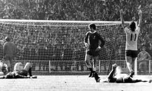 Charlie George scores Arsenals winning goal against Liverpool during the FA Cup 1971 at Charlie George scores Arsenals winning goal against Liverpool during the FA Cup 1971 at