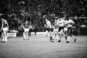 00260 Gallery: Charlton 0 v. Arsenal 2. Division One Football. November 1986 LF20-20-081