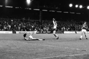 00260 Gallery: Charlton 0 v. Arsenal 2. Division One Football. November 1986 LF20-20-028