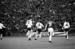 00260 Gallery: Charlton 0 v. Arsenal 2. Division One Football. November 1986 LF20-20-048