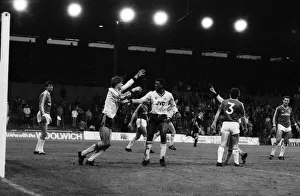 00260 Gallery: Charlton 0 v. Arsenal 2. Division One Football. November 1986 LF20-20-011