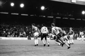 00260 Gallery: Charlton 0 v. Arsenal 2. Division One Football. November 1986 LF20-20-003